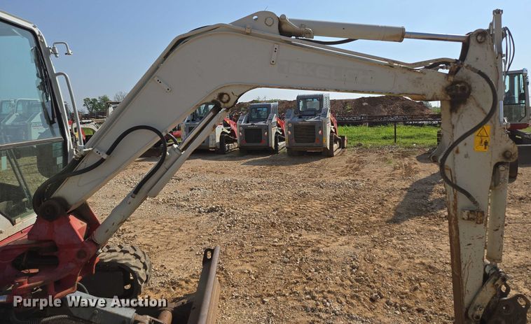 image for item EN3753 2015 Takeuchi TB240 mini excavator