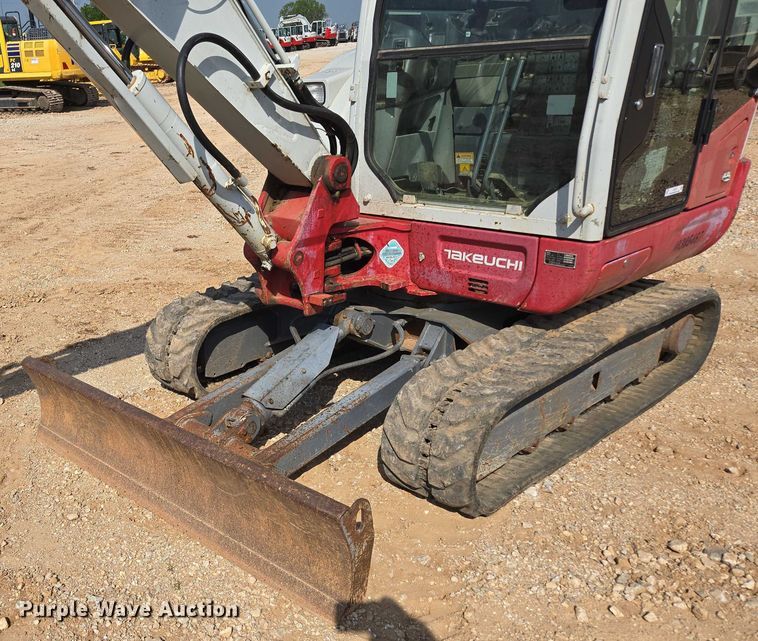 image for item EN3753 2015 Takeuchi TB240 mini excavator