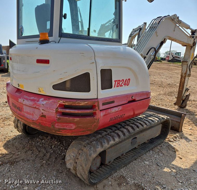 image for item EN3753 2015 Takeuchi TB240 mini excavator