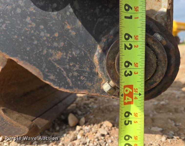 image for item EN3753 2015 Takeuchi TB240 mini excavator