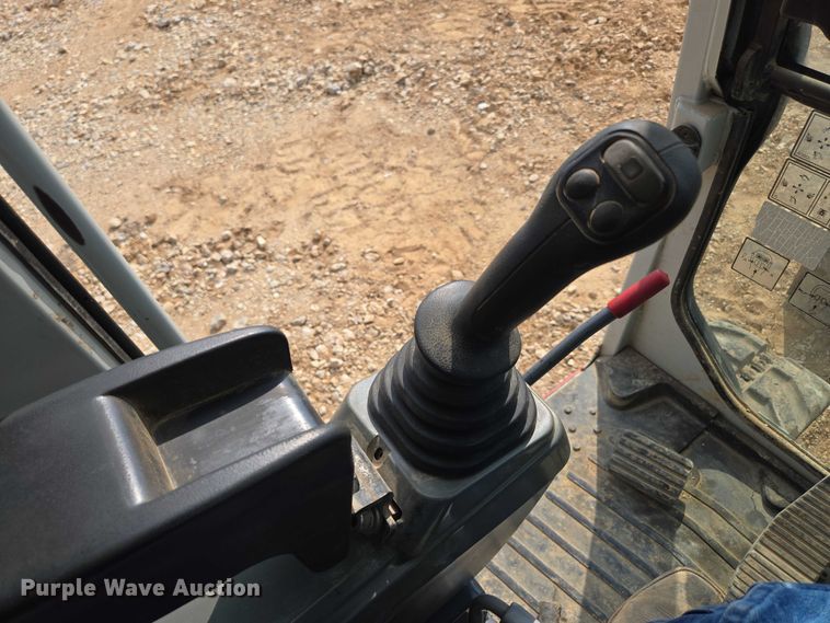 image for item EN3753 2015 Takeuchi TB240 mini excavator