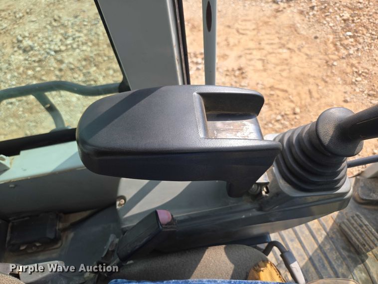 image for item EN3753 2015 Takeuchi TB240 mini excavator