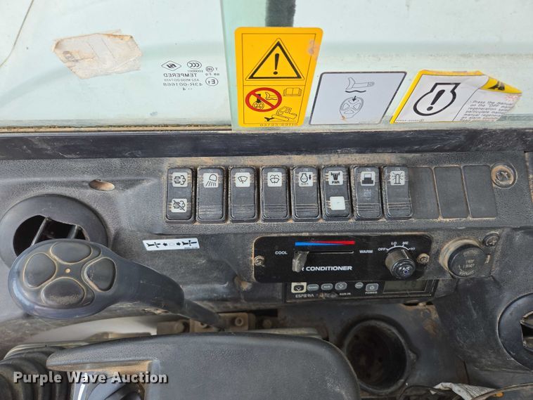 image for item EN3753 2015 Takeuchi TB240 mini excavator