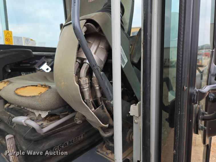 image for item EN3753 2015 Takeuchi TB240 mini excavator