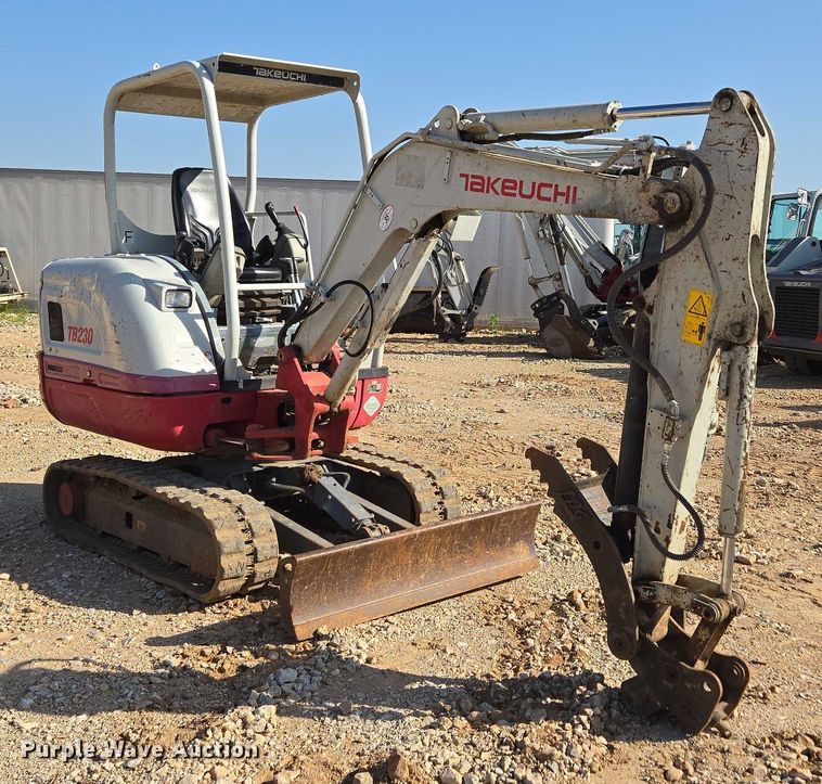 image for item EN3754 2015 Takeuchi TB230 mini excavator