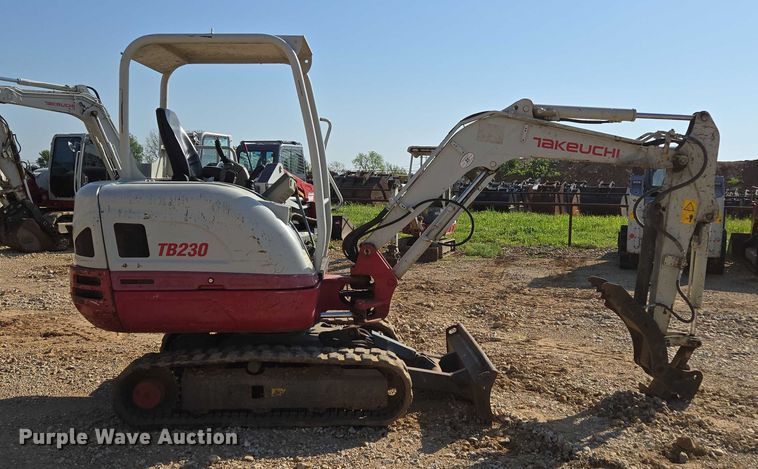 image for item EN3754 2015 Takeuchi TB230 mini excavator