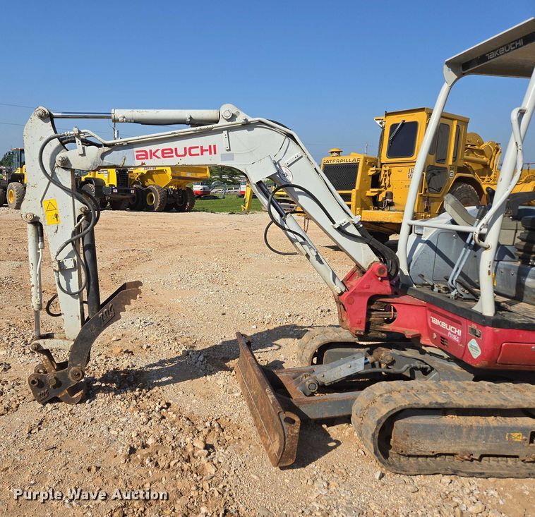 image for item EN3754 2015 Takeuchi TB230 mini excavator