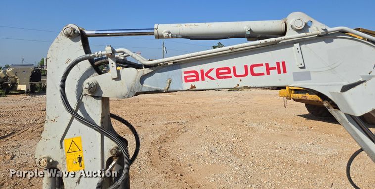 image for item EN3754 2015 Takeuchi TB230 mini excavator