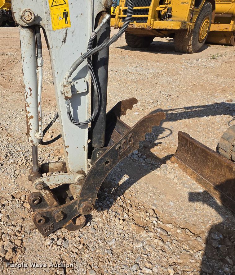 image for item EN3754 2015 Takeuchi TB230 mini excavator