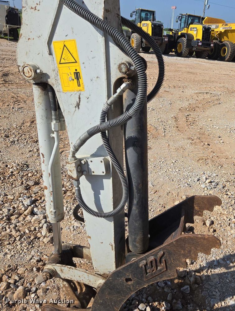 image for item EN3754 2015 Takeuchi TB230 mini excavator