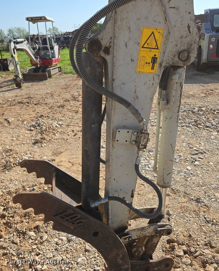 image for item EN3754 2015 Takeuchi TB230 mini excavator