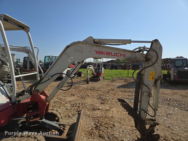 image for item EN3754 2015 Takeuchi TB230 mini excavator