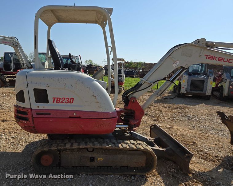 image for item EN3754 2015 Takeuchi TB230 mini excavator