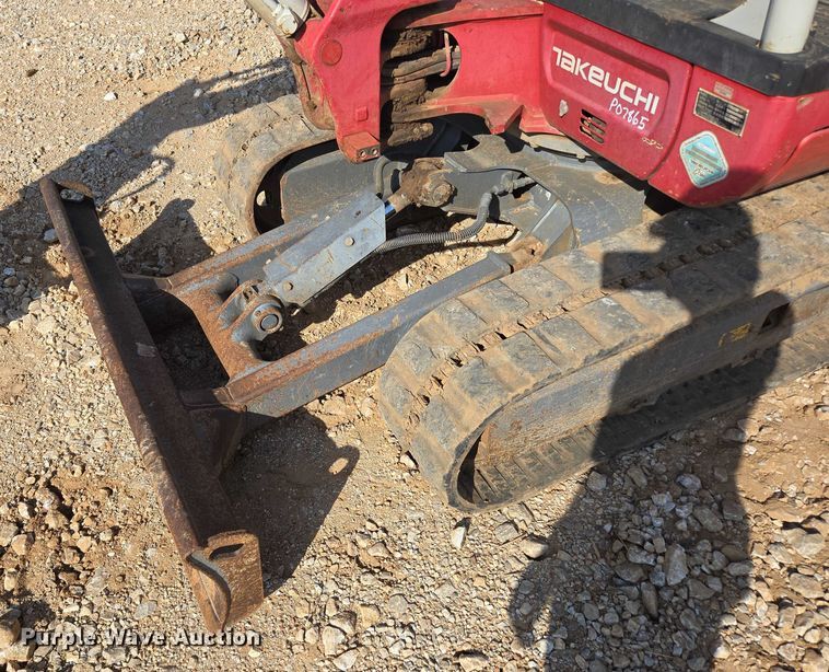 image for item EN3754 2015 Takeuchi TB230 mini excavator