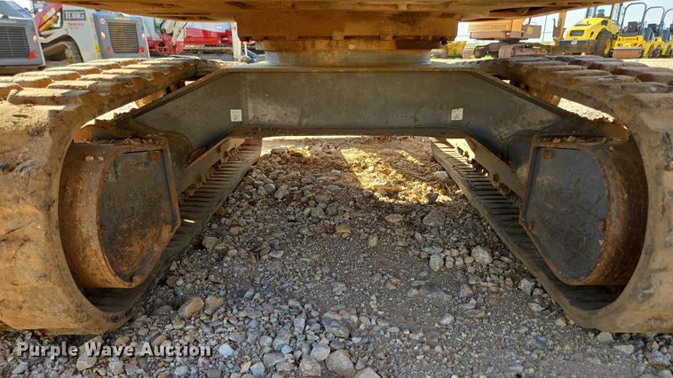 image for item EN3754 2015 Takeuchi TB230 mini excavator