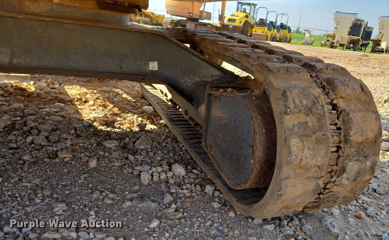 image for item EN3754 2015 Takeuchi TB230 mini excavator