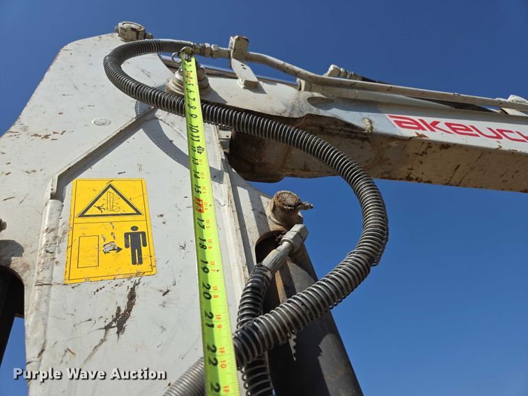 image for item EN3754 2015 Takeuchi TB230 mini excavator