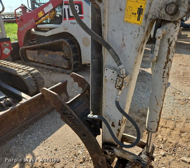 image for item EN3754 2015 Takeuchi TB230 mini excavator
