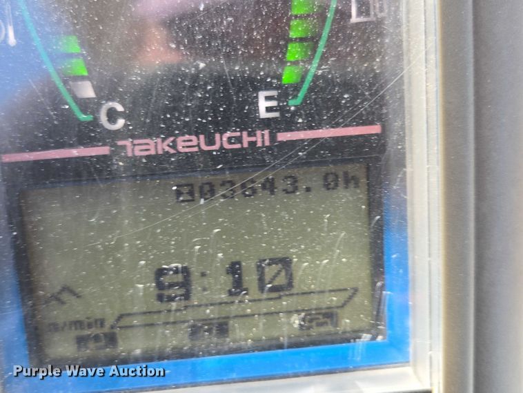 image for item EN3754 2015 Takeuchi TB230 mini excavator