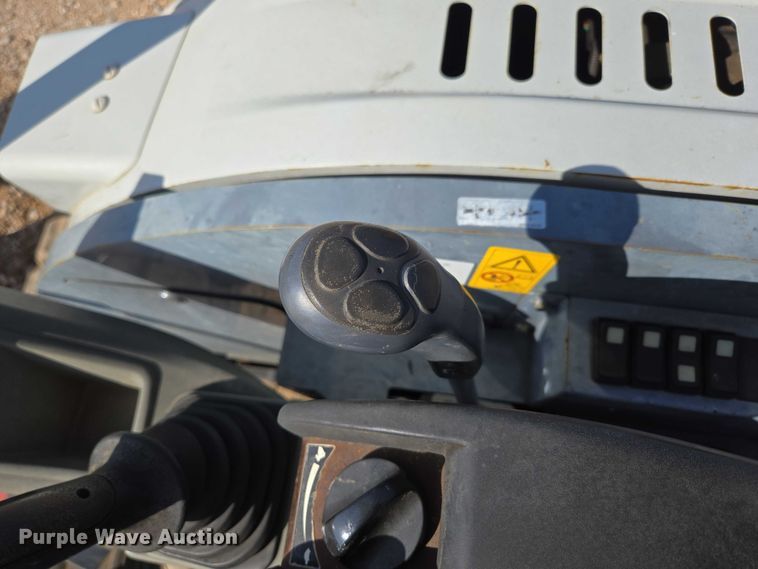 image for item EN3754 2015 Takeuchi TB230 mini excavator