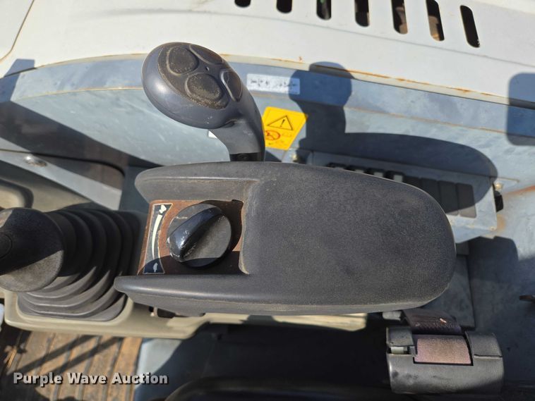 image for item EN3754 2015 Takeuchi TB230 mini excavator