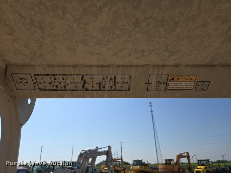 image for item EN3754 2015 Takeuchi TB230 mini excavator