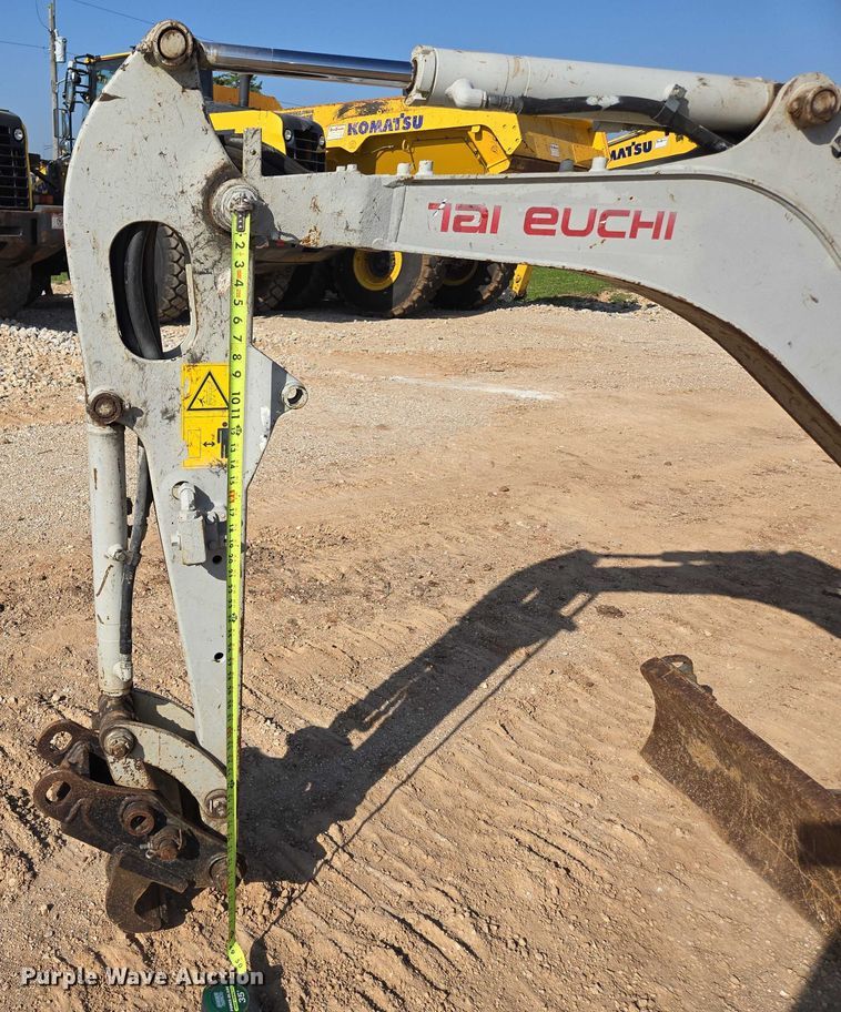 image for item EN3755 2016 Takeuchi TB216 mini excavator