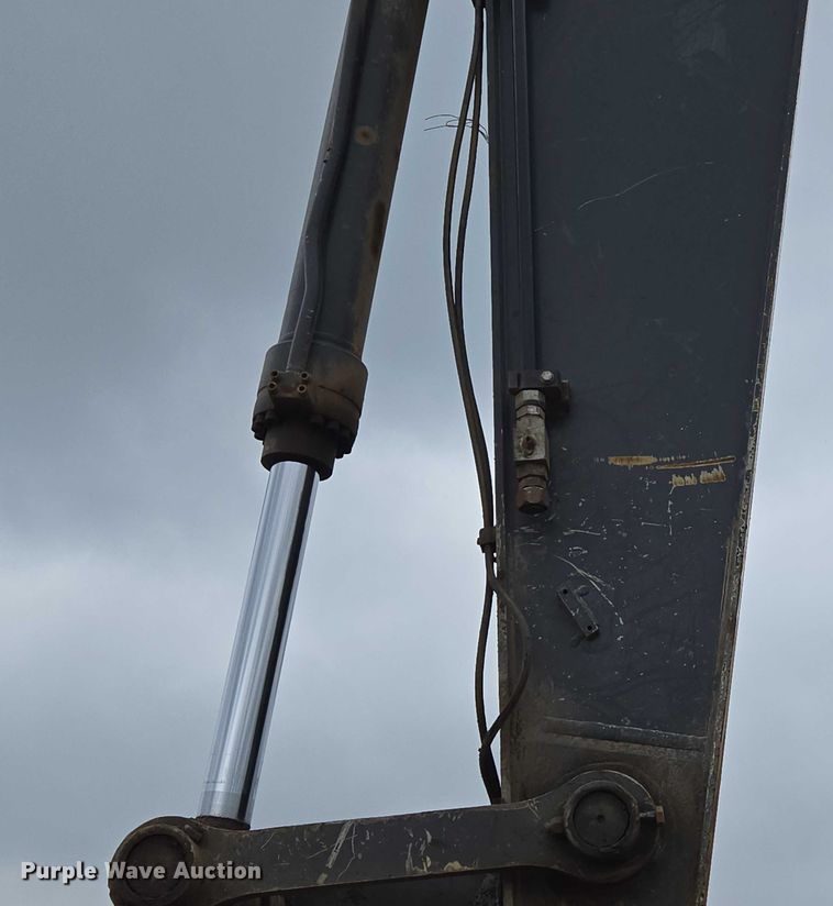 image for item EN3756 2012 John Deere 350G LC excavator