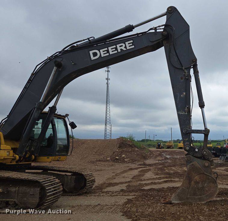 image for item EN3756 2012 John Deere 350G LC excavator