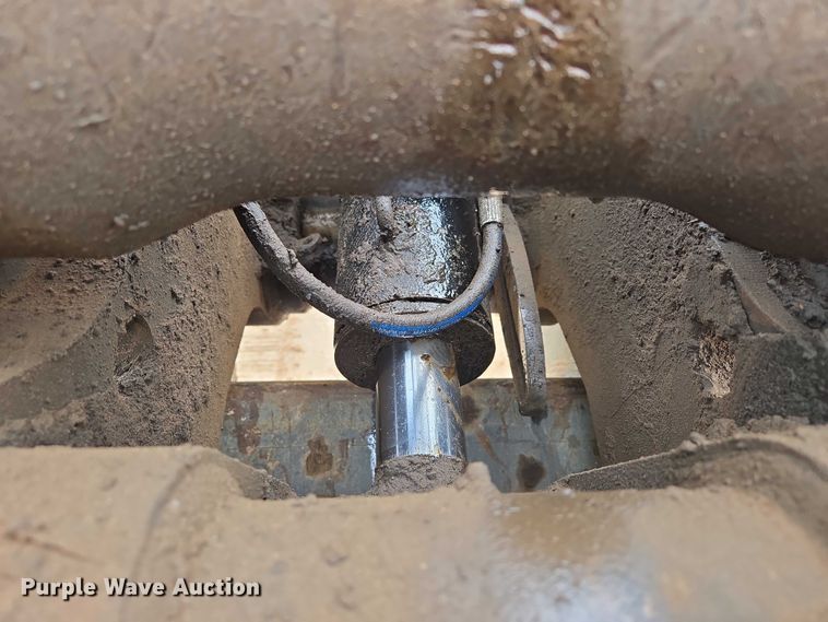 image for item EN3756 2012 John Deere 350G LC excavator