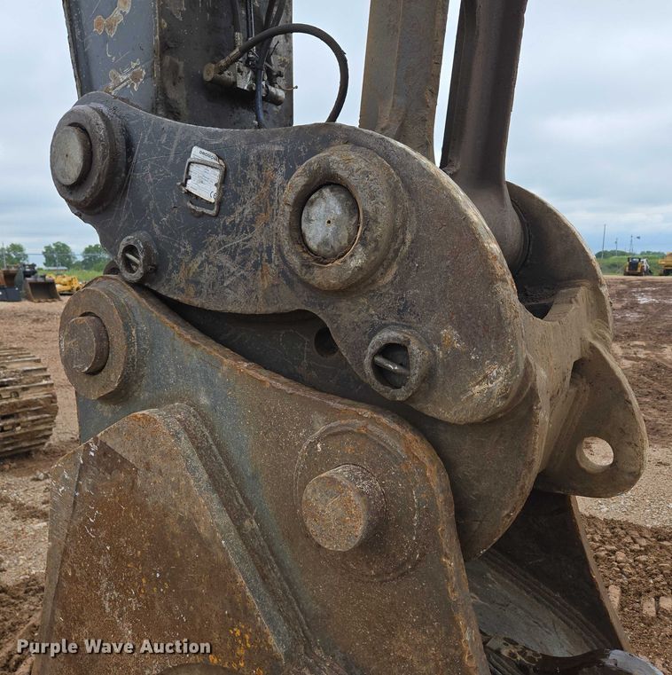 image for item EN3756 2012 John Deere 350G LC excavator