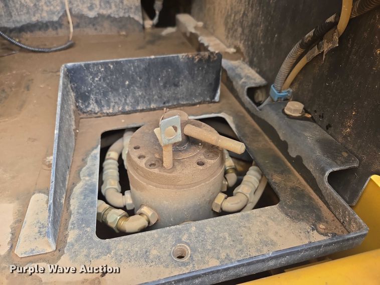 image for item EN3756 2012 John Deere 350G LC excavator