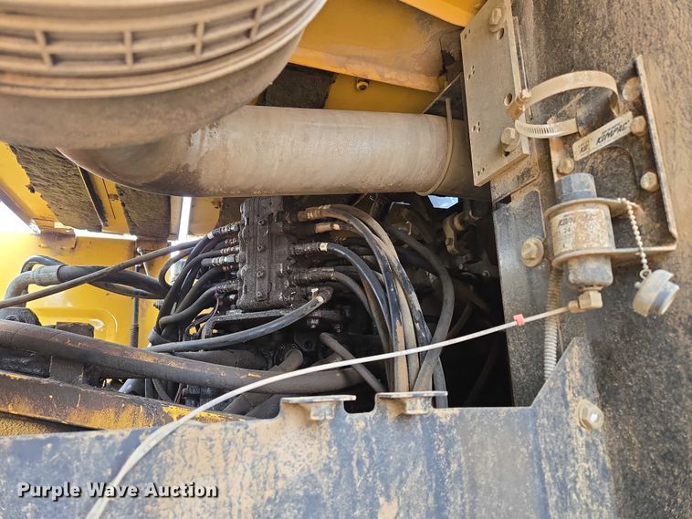 image for item EN3756 2012 John Deere 350G LC excavator