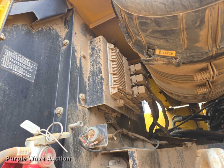 image for item EN3756 2012 John Deere 350G LC excavator