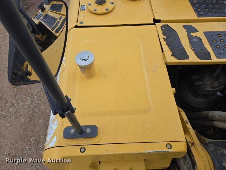 image for item EN3756 2012 John Deere 350G LC excavator