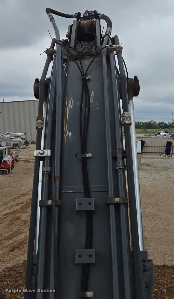 image for item EN3756 2012 John Deere 350G LC excavator