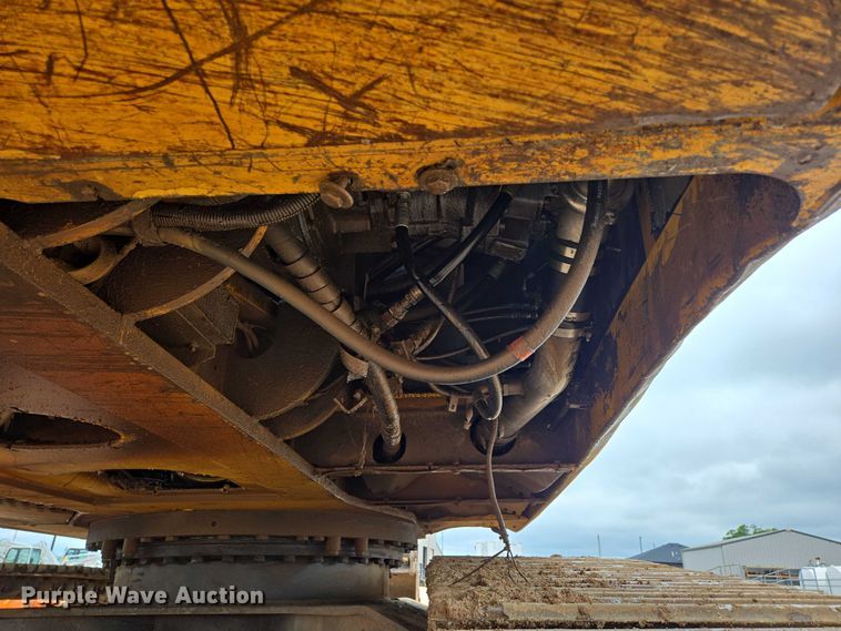 image for item EN3756 2012 John Deere 350G LC excavator