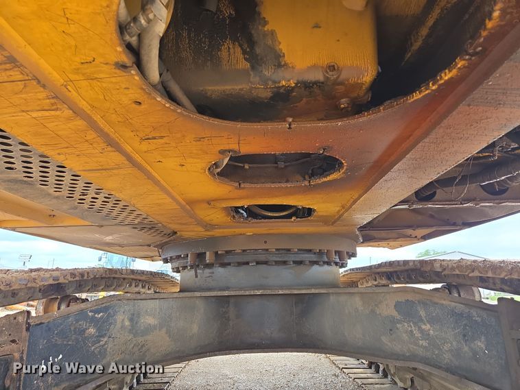 image for item EN3756 2012 John Deere 350G LC excavator