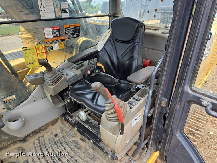 image for item EN3756 2012 John Deere 350G LC excavator