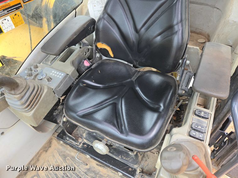 image for item EN3756 2012 John Deere 350G LC excavator