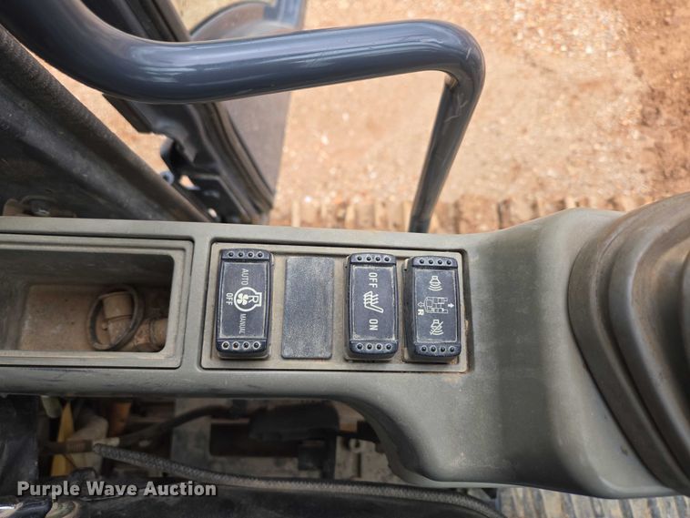 image for item EN3756 2012 John Deere 350G LC excavator