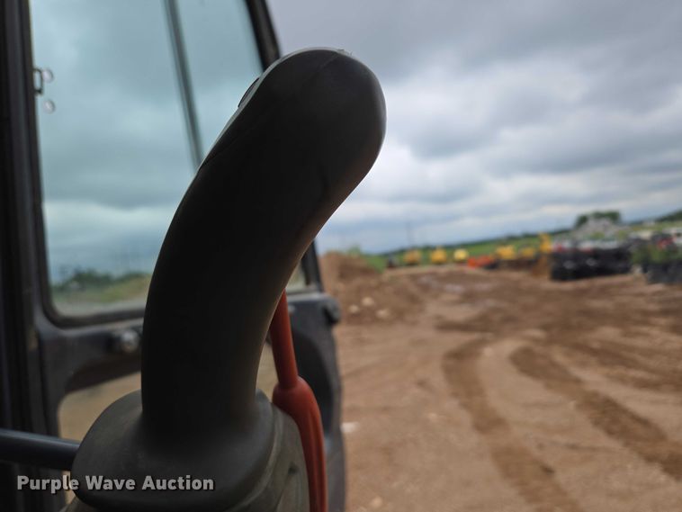 image for item EN3756 2012 John Deere 350G LC excavator