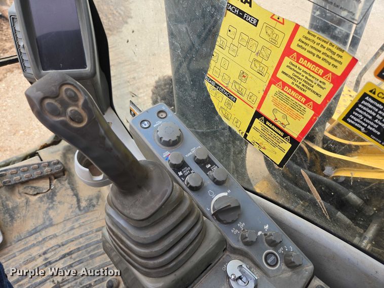 image for item EN3756 2012 John Deere 350G LC excavator