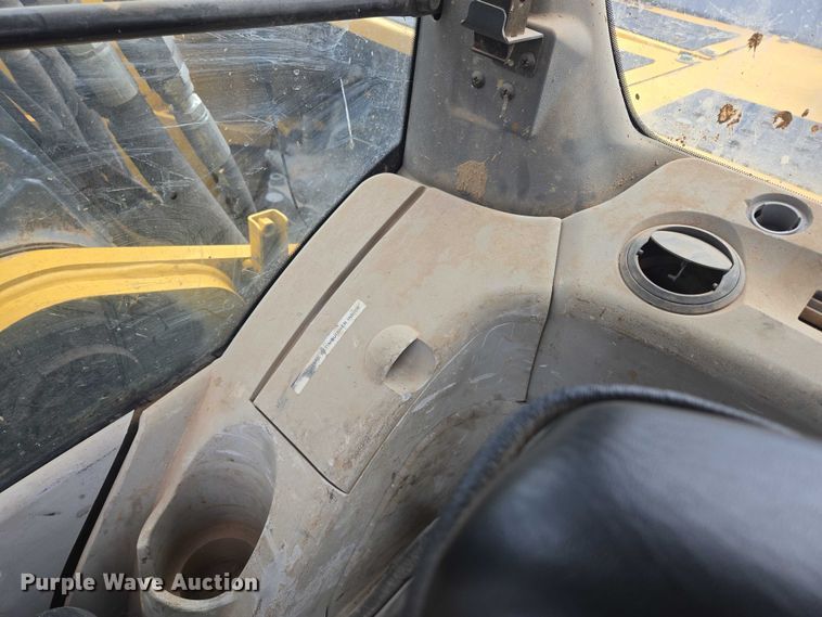 image for item EN3756 2012 John Deere 350G LC excavator