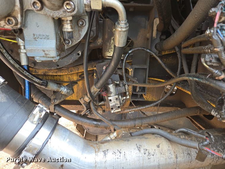 image for item EN3756 2012 John Deere 350G LC excavator