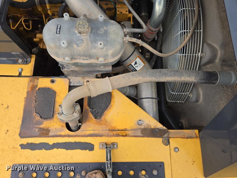 image for item EN3756 2012 John Deere 350G LC excavator