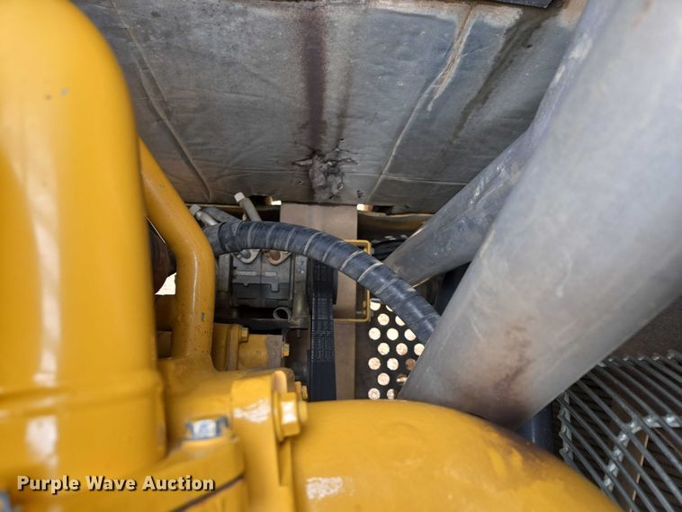 image for item EN3756 2012 John Deere 350G LC excavator