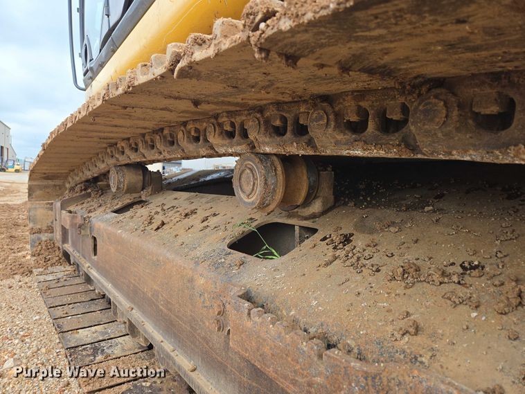 image for item EN3756 2012 John Deere 350G LC excavator