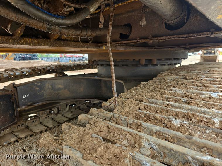 image for item EN3756 2012 John Deere 350G LC excavator