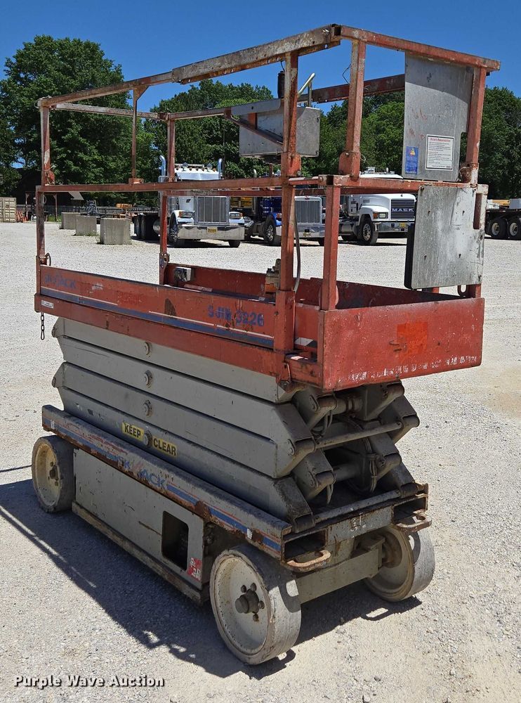 image for item EN3765 2006 Skyjack SJ3226 scissor lift